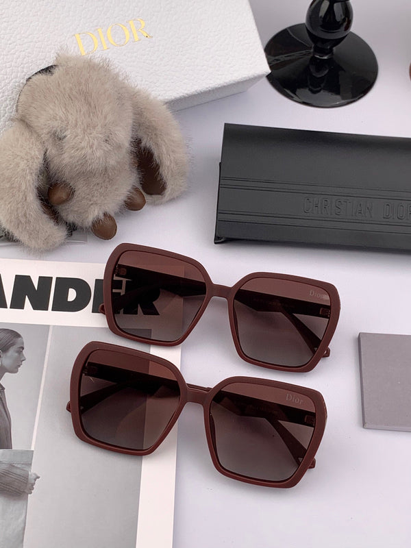 OCCHIALI DA SOLE MONTAIGNE D7732 IN ACETATO MARRONE