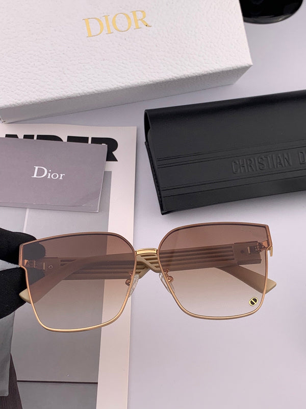 MONTAIGNE SUNGLASS CD7190 IN ACETATE