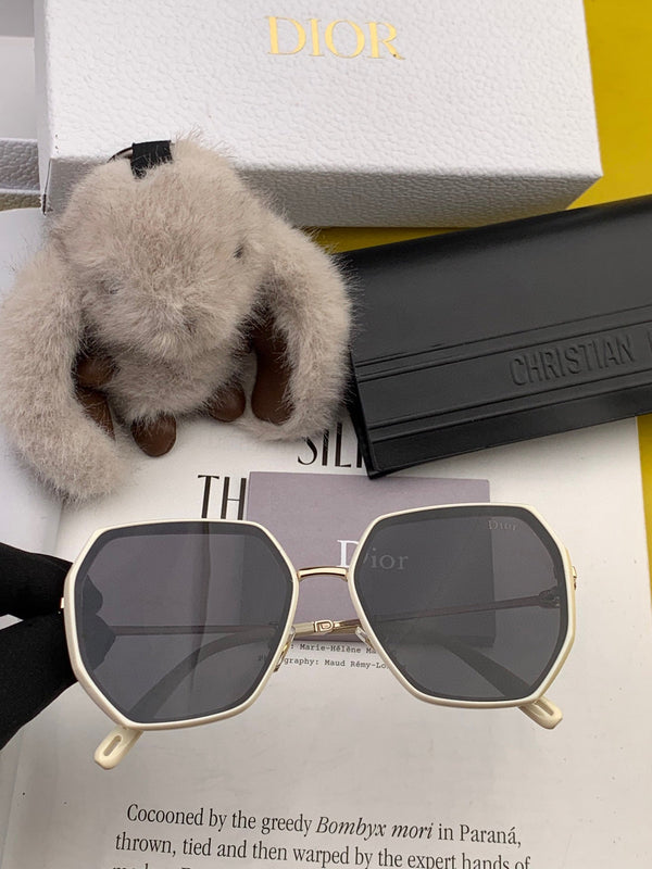 MONTAIGNE SUNGLASS CD8635 IN METAL