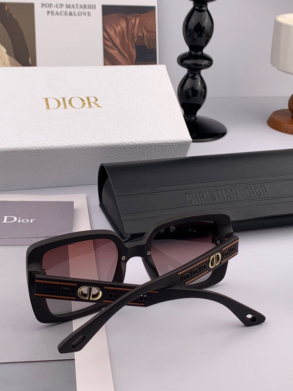 MONTAIGNE SUNGLASS CD1228 IN ACETATE EMBOSSED LOGO