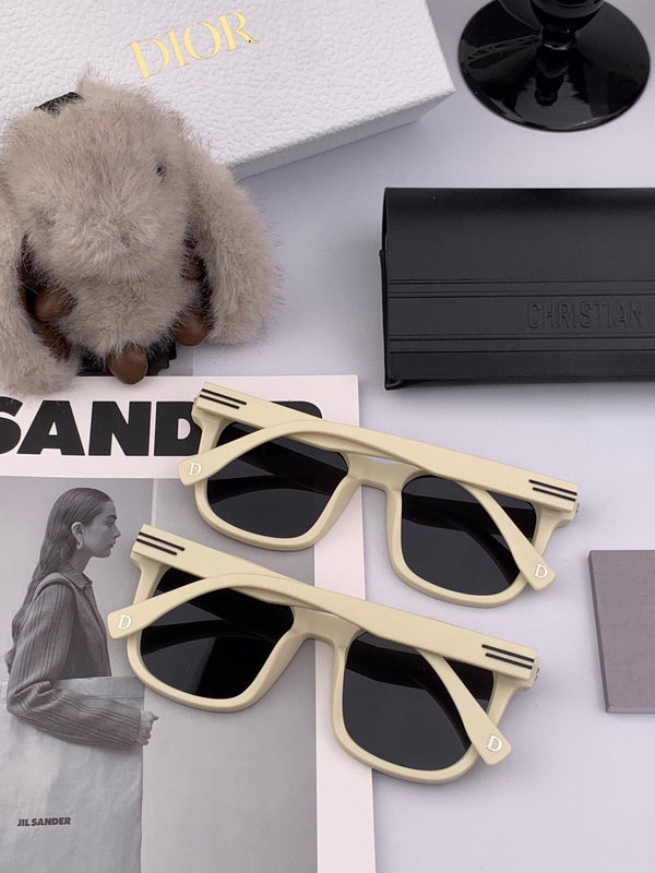 MONTAIGNE SUNGLASS CD195 IN IVORY ACETATE