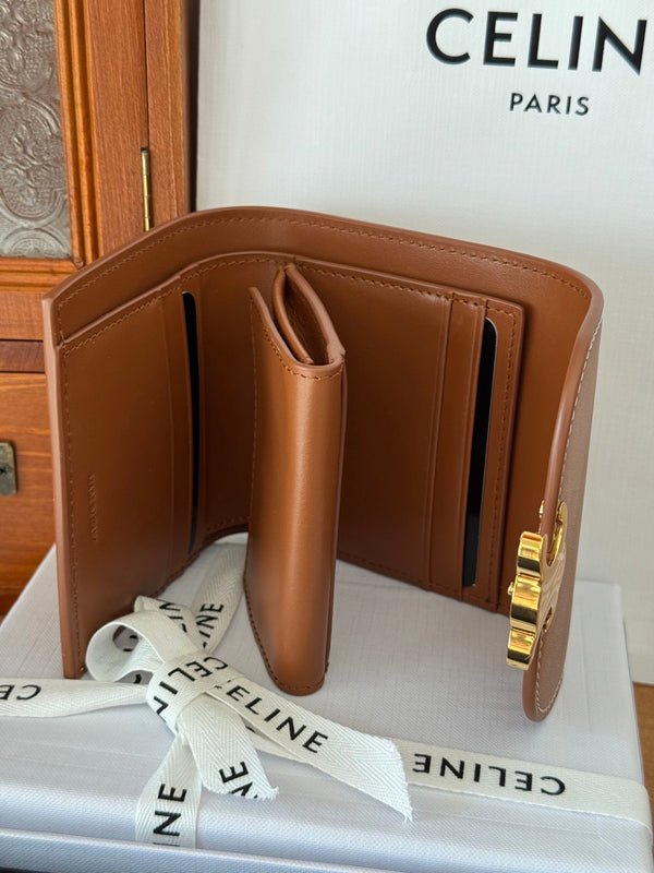 TRIOMPHE 10 CALFSKIN WALLET TAN