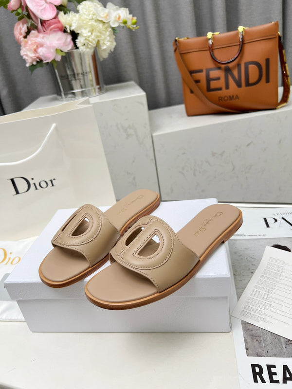 CD 25 D-Club Slide Calfskin