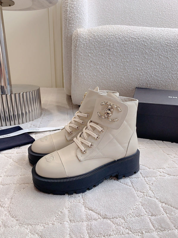 CC Ankle Boots In White Beige Wrinkled Calfskin 145489