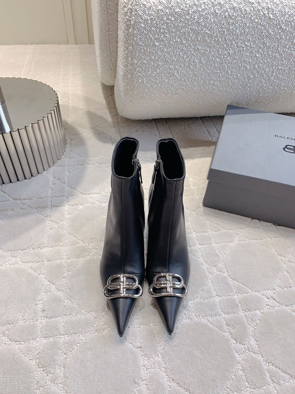 POINTED-TOE HIGH HEEL BOOTS IN BLACK SMOOTH LAMBSKIN