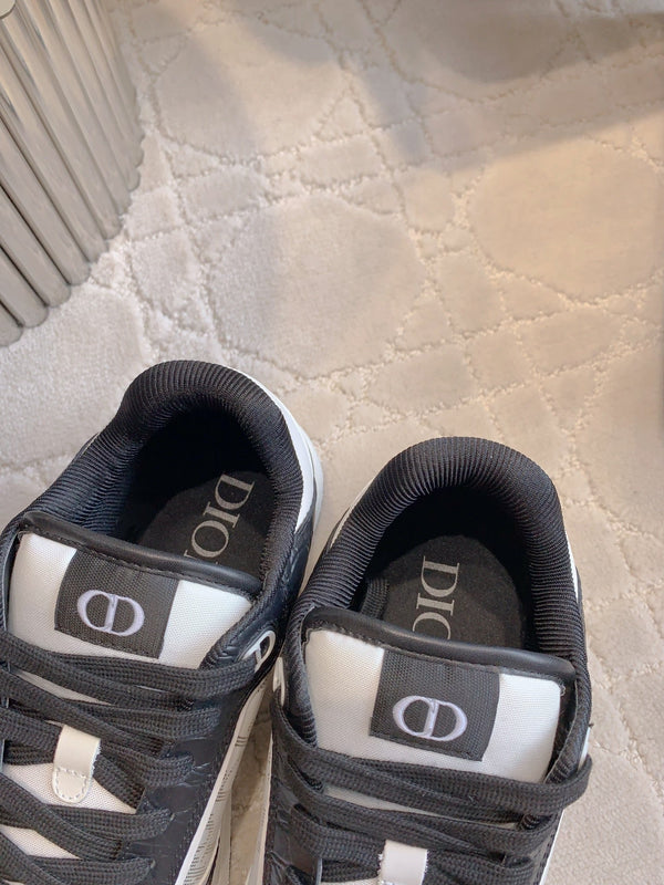 CD B27 Low-Top Sneaker White Black Print Wrinkled Calfskin