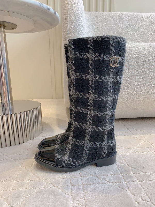 Stivali alti CC in misto tweed nero e lana riccia 145500