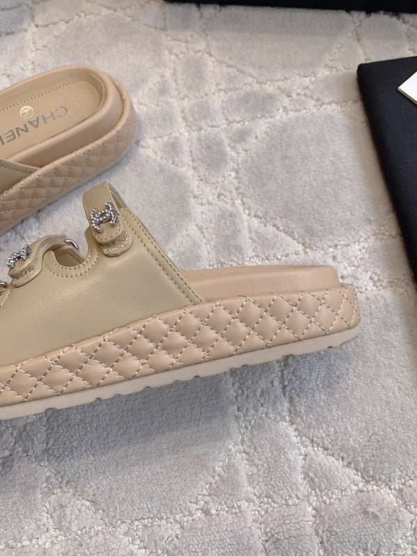 Ciabatte CC in pelle di agnello beige 145355