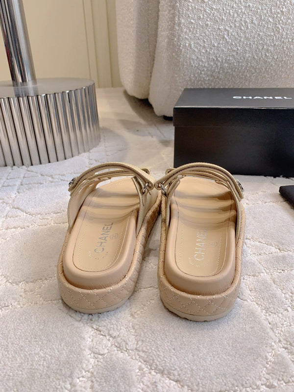 Ciabatte CC in pelle di agnello beige 145355