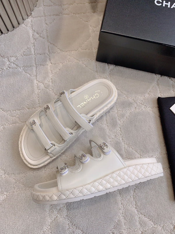 CC Slippers White Lambskin 145356