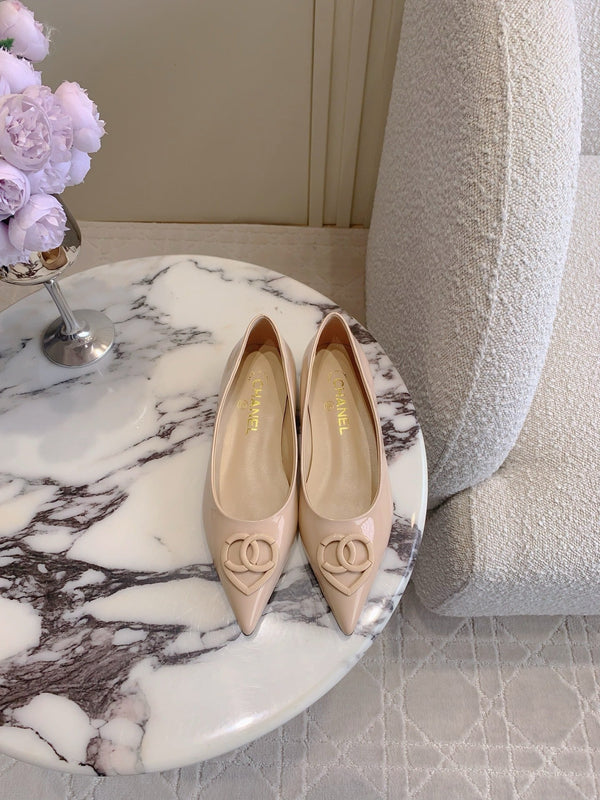 DÉCOLLETÉ PIATTA 2 CM IN VITELLO VERNICIATO BEIGE PANNA