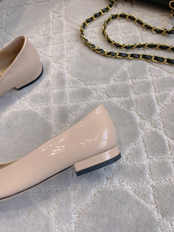 DÉCOLLETÉ PIATTA 2 CM IN VITELLO VERNICIATO BEIGE PANNA