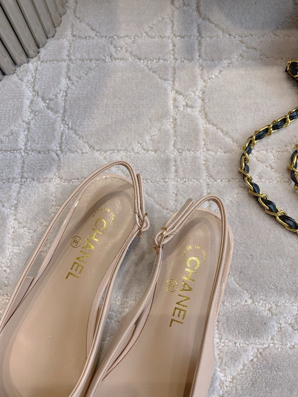 SLINGBACK PIATTE 2 CM IN VITELLO VERNICIATO BEIGE CREMA