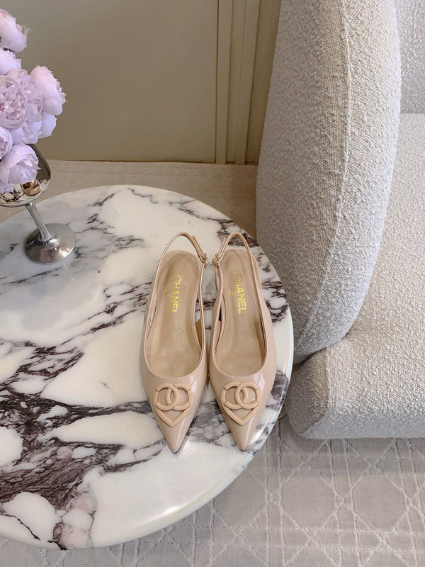 SLINGBACK PIATTE 2 CM IN VITELLO VERNICIATO BEIGE CREMA