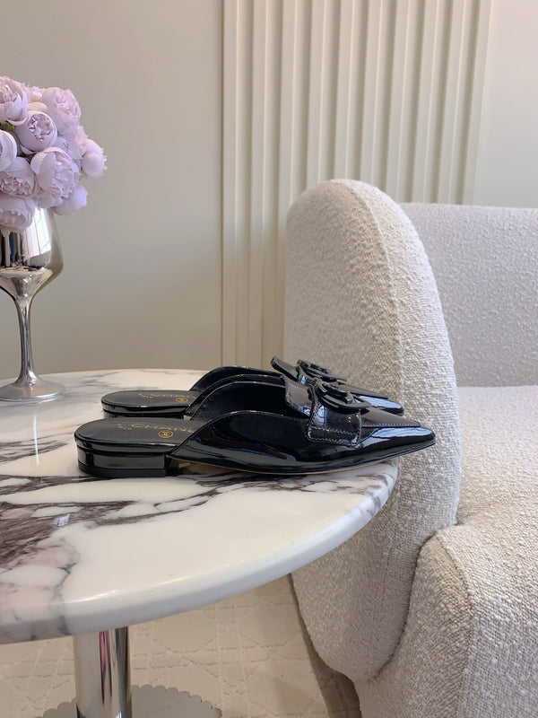 MULE PIATTA 2 CM IN VITELLO VERNICIATO NERO