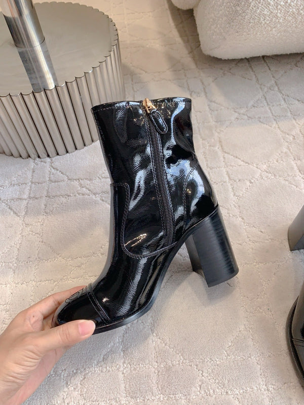 CC 25 Heeled Short Boot Black Patent Leather 516679