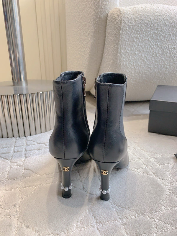 CC 25 Pearl Heel Boot Black Calfskin 516653
