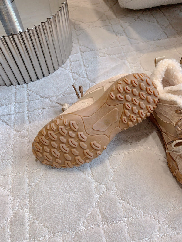 UGG Lowmel Sneakers Light Beige Suede and Fleece 516902.