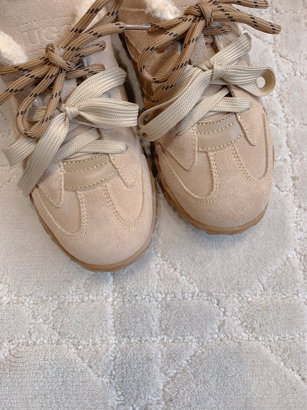 UGG Lowmel Sneakers Light Beige Suede and Fleece 516902.