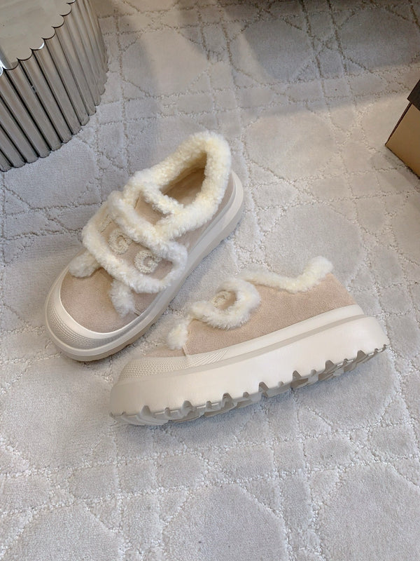 UGG Tazz Slipper Loafers  Beige  Suede and Fleece 516905