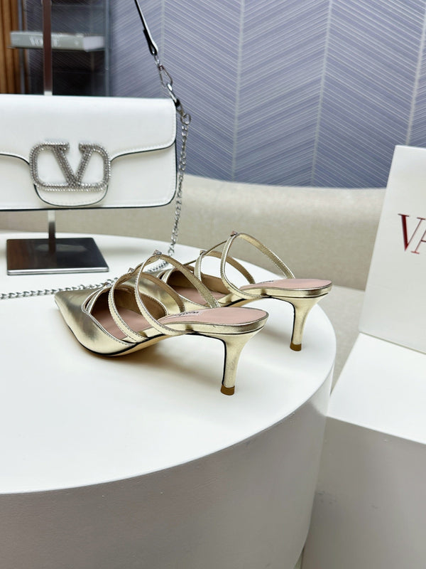 ROCKSTUD WISPY GOLD CALFSKIN MULE 60MM