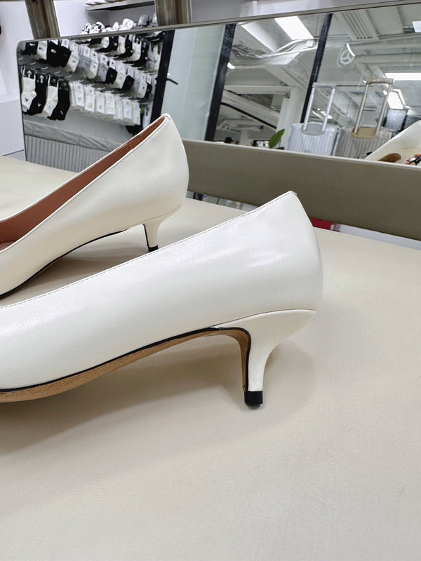 Bepointy Pump Bow In White Cowhide And Patent Leather Pale Pink Sheepskin Linning 304262