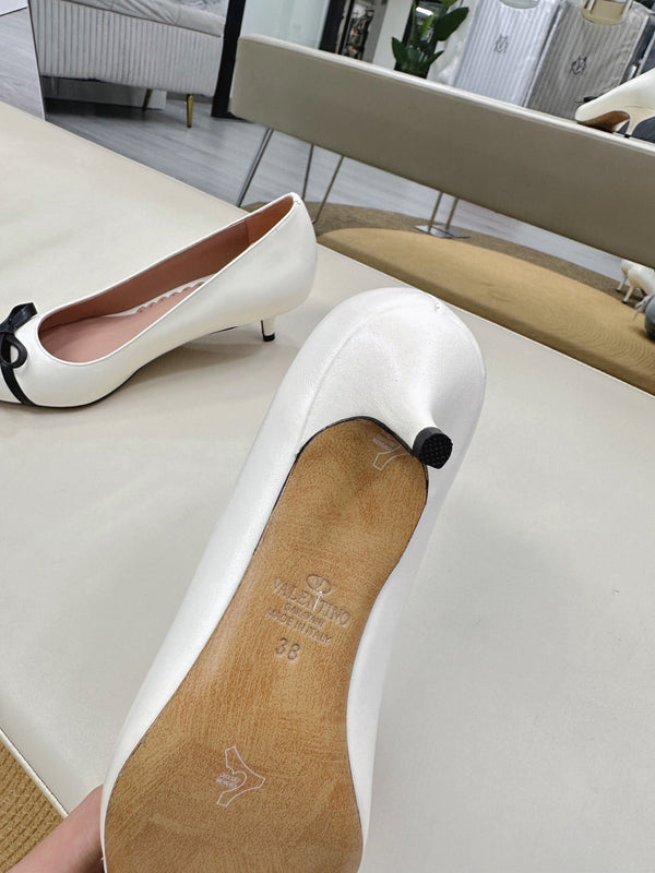 Bepointy Pump Bow In White Cowhide And Patent Leather Pale Pink Sheepskin Linning 304262