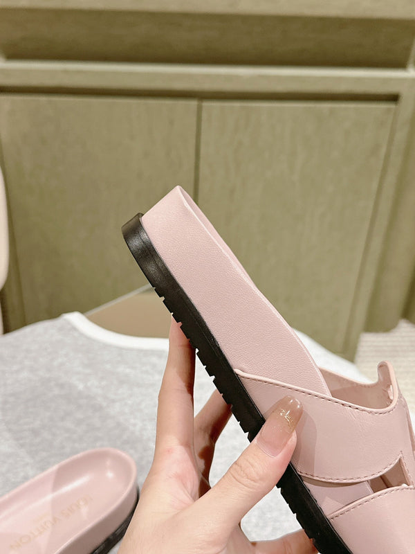 sandalo lv isola flat mule in vitello rosa chiaro