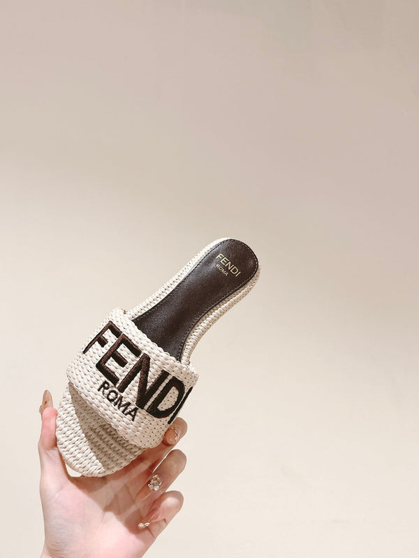 FENDI SIGNATURE MULE SLIDES IN WHITE FIBRE WITH BROWN EMBROIDERED LOGO