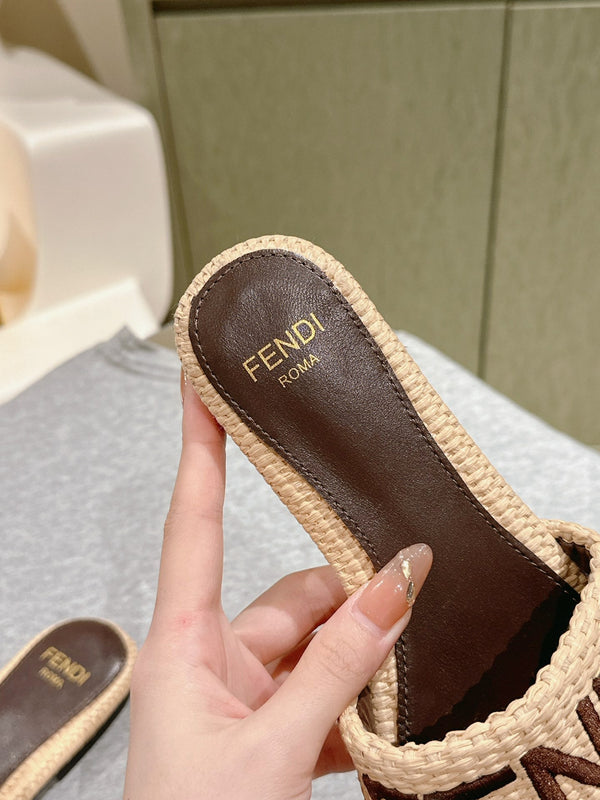FENDI SIGNATURE MULE SLIDES IN BEIGE FIBRE WITH BROWN EMBROIDERED LOGO