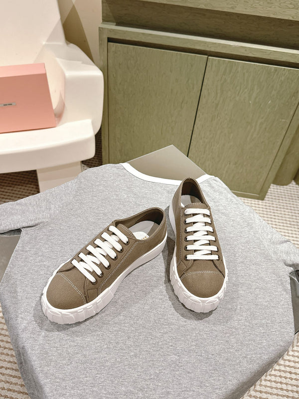 Miu Sneakers Olive Green Canvas 445547