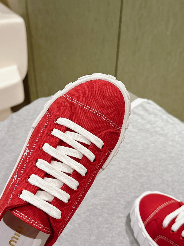Miu Sneakers Red Canvas 445549
