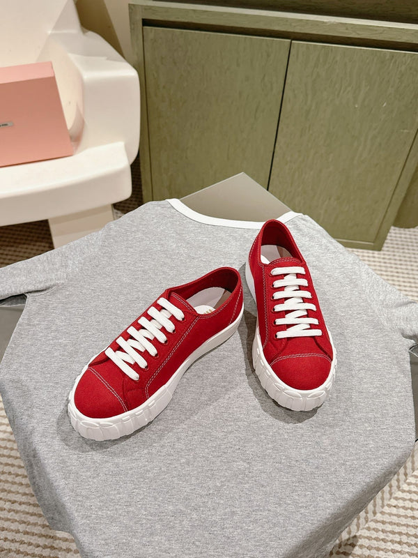 Miu Sneakers Red Canvas 445549
