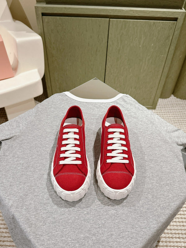 Miu Sneakers Red Canvas 445549