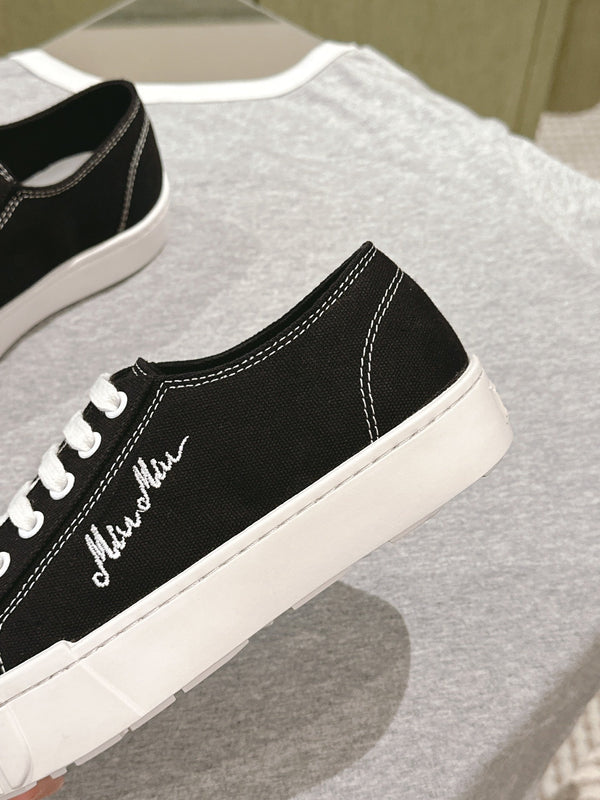 Miu Sneakers Black Canvas 445551