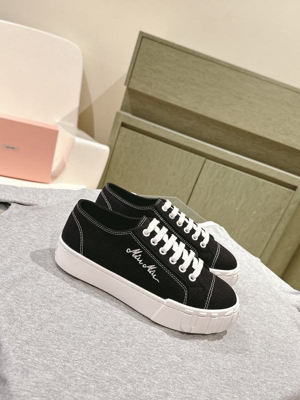 Miu Sneakers Black Canvas 445551