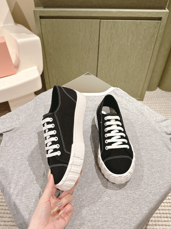 Miu Sneakers Black Canvas 445551