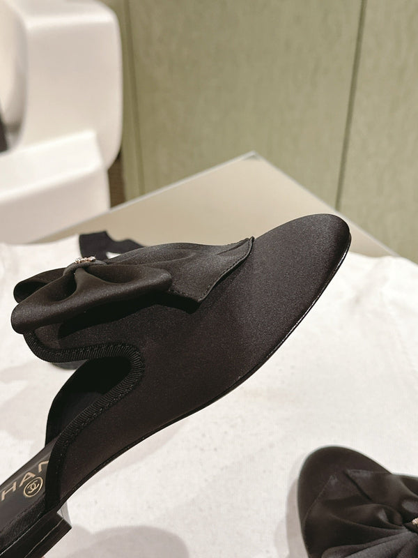 CC MULE WITH SILK BOW AND BLACK LAMBSKIN