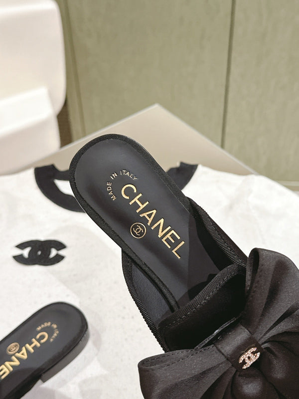 CC MULE WITH SILK BOW AND BLACK LAMBSKIN