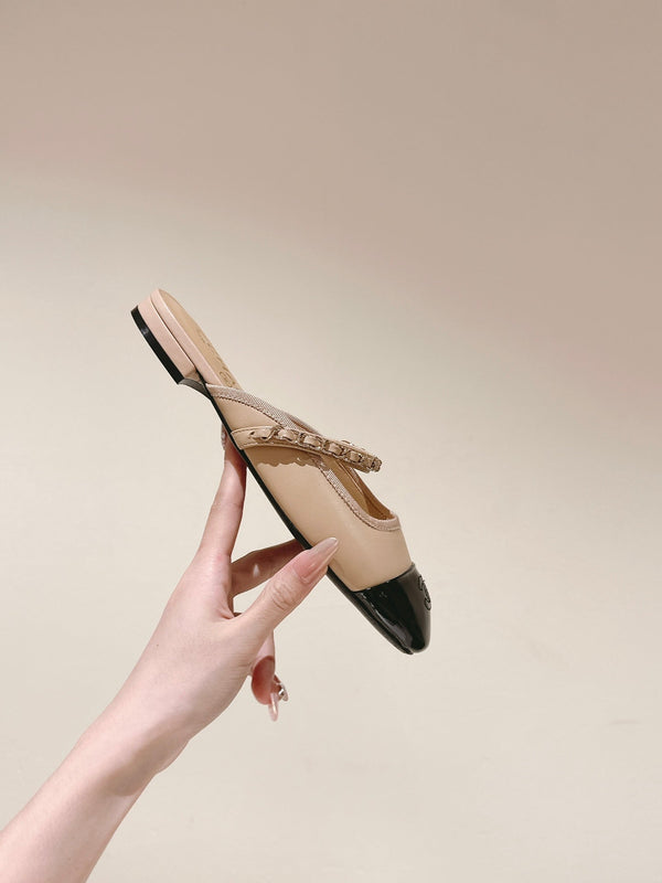 cc mule catena in pelle vitello beige vitello verniciato nero