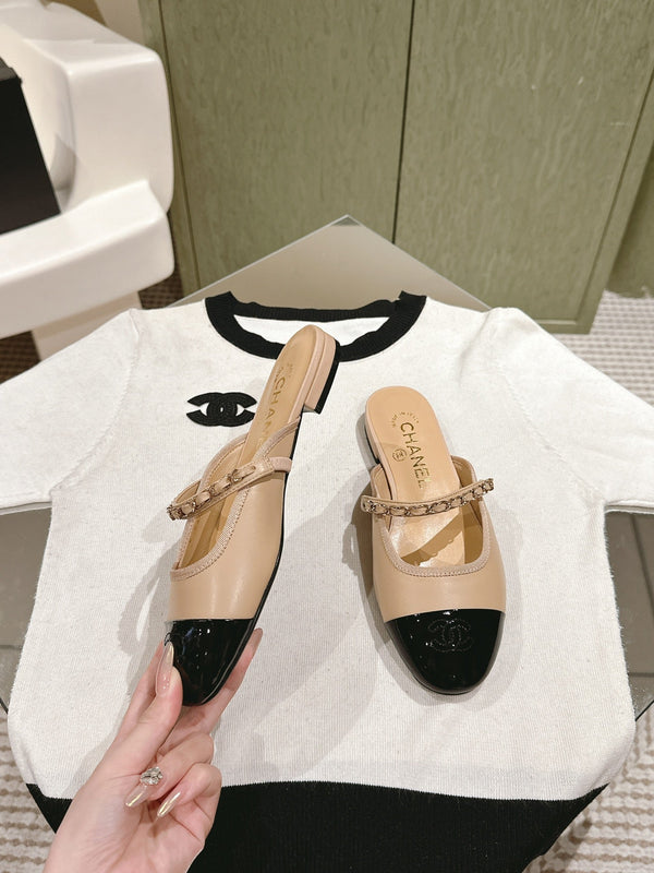 cc mule catena in pelle vitello beige vitello verniciato nero