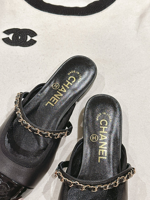 cc mule catena in pelle vitello nero vitello verniciato