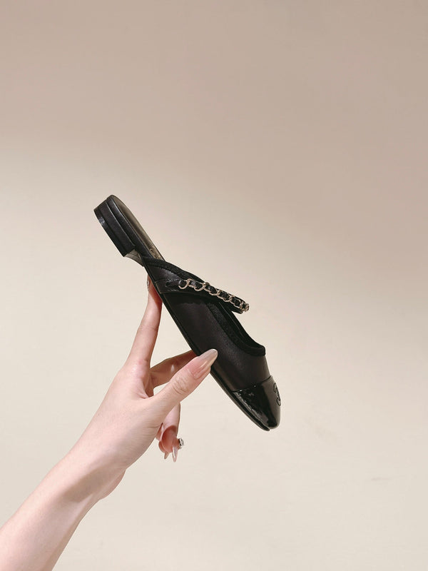 cc mule catena in pelle vitello nero vitello verniciato