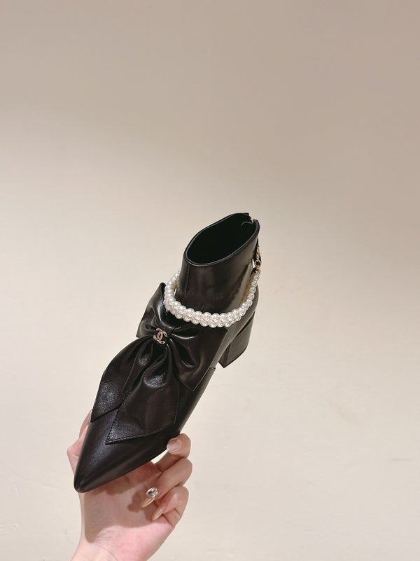 CC 24A Pearl Bow Ankle Boots 65mm Black Sheepskin 447468
