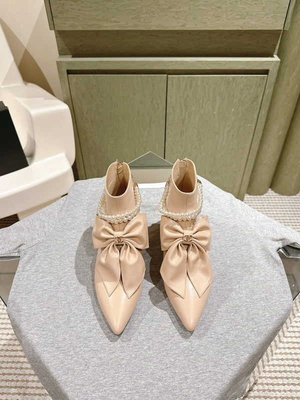 CC 24A Pearl Bow Ankle Boots 65mm Beige Sheepskin 447469