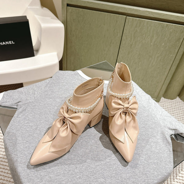CC 24A Pearl Bow Ankle Boots 65mm Beige Sheepskin 447469