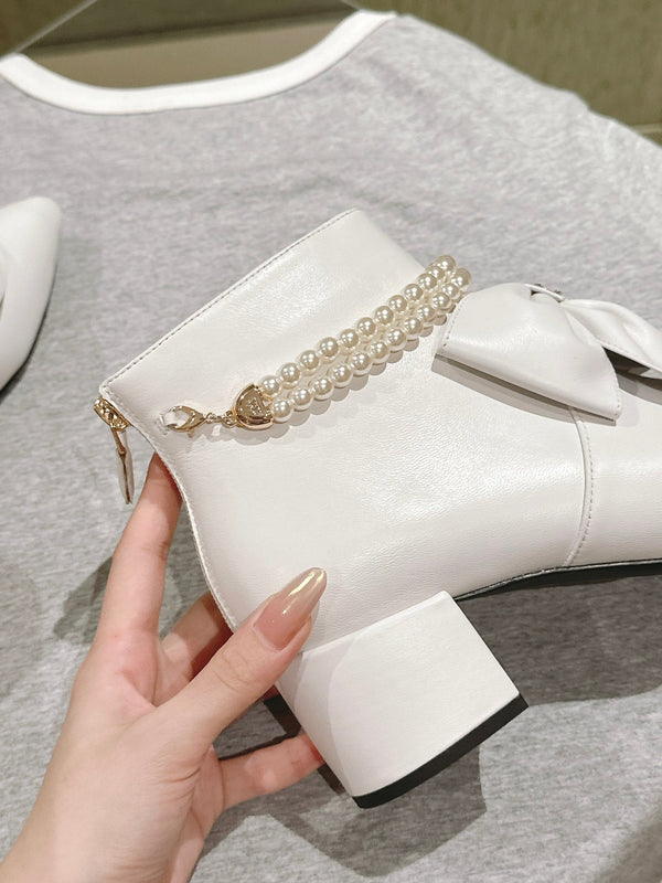 CC 24A Pearl Bow Ankle Boots 65mm White Sheepskin 447470