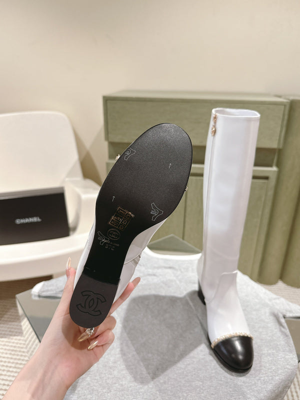 CC 24 FW Knee-High Boots with Chain 70mm White Black Cowhide 447184