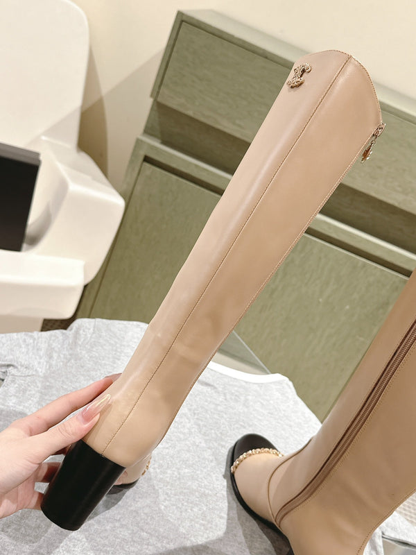 CC 24 FW Knee-High Boots with Chain 70mm Beige Black Cowhide 447185