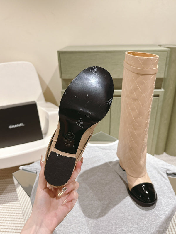 CC 24ss Fold-Over High Boots 40mm Beige Quilted Sheepskin 447475